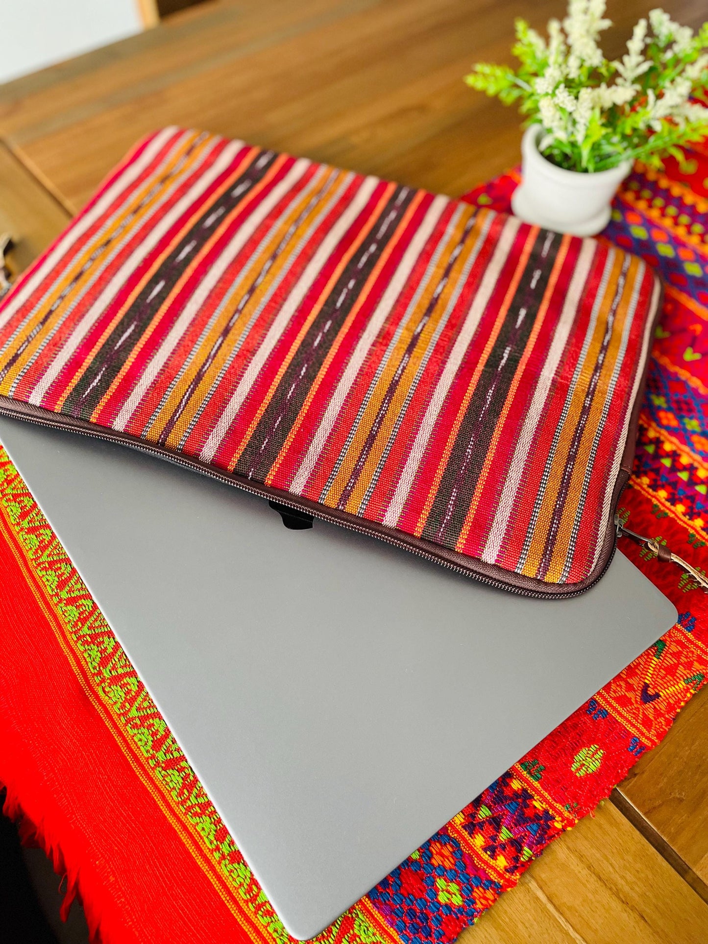 Laptop cover case (L) - Brown