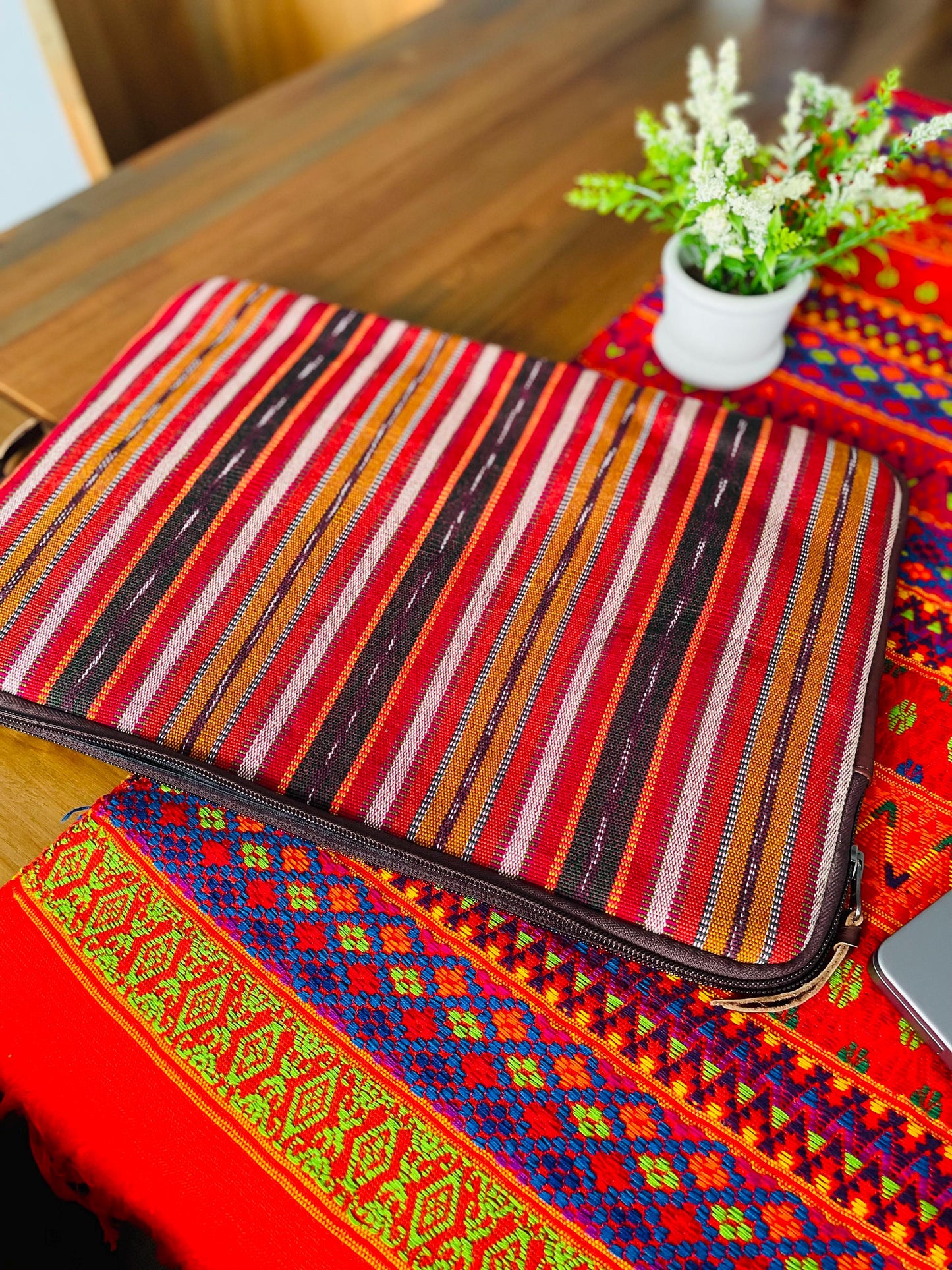 Laptop cover case (L) - Brown