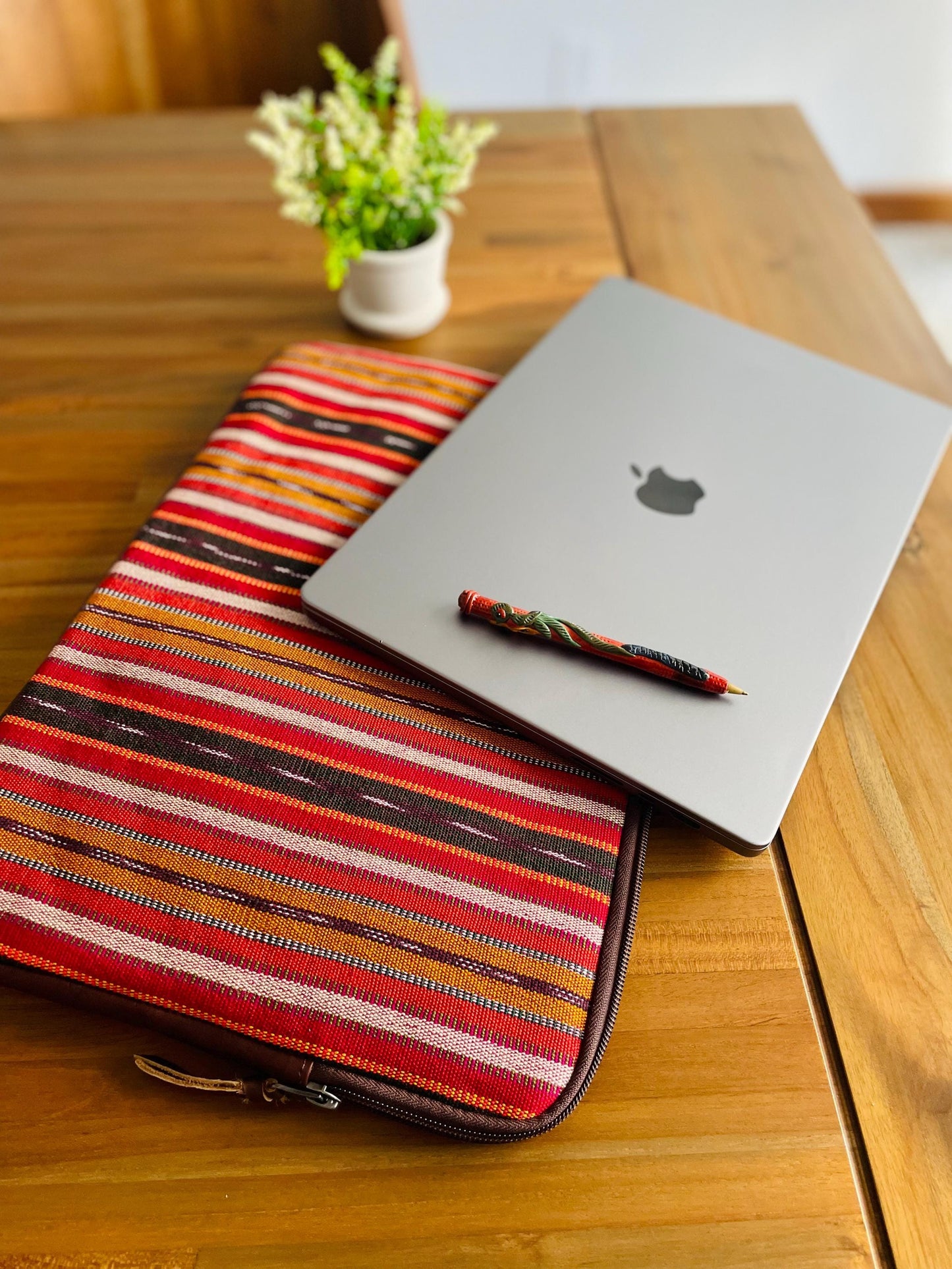 Laptop cover case (L) - Brown