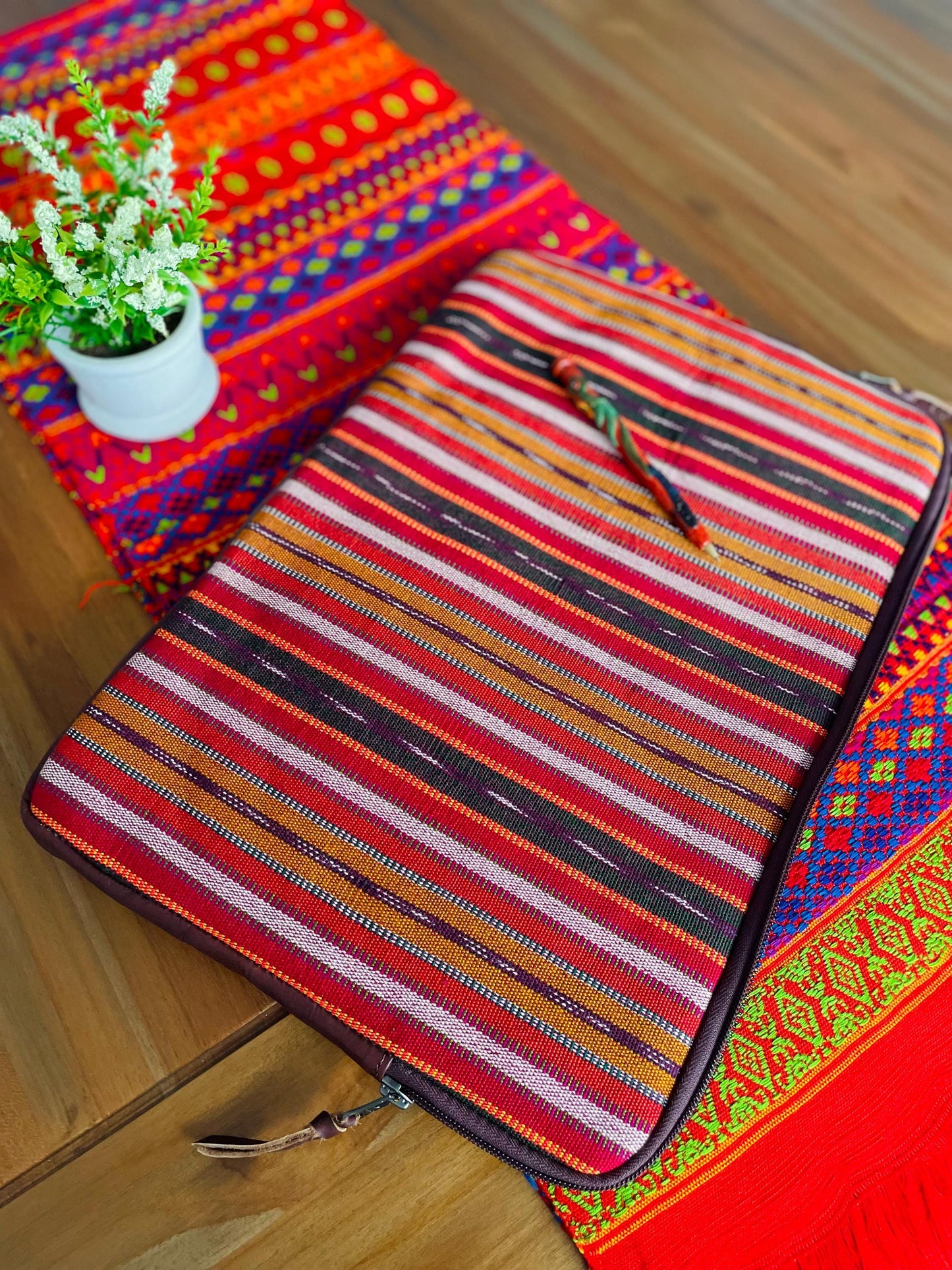 Laptop cover case (L) - Brown
