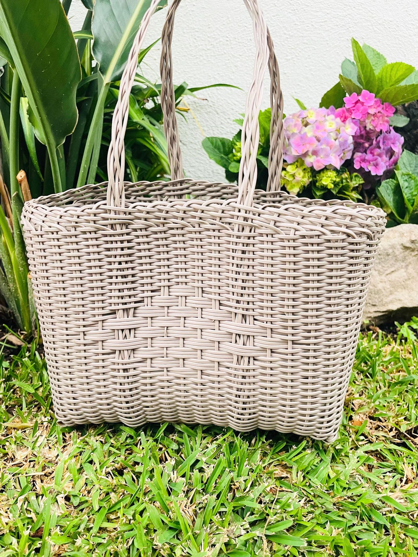 Plastic Tote Bag (M) - Light Gray