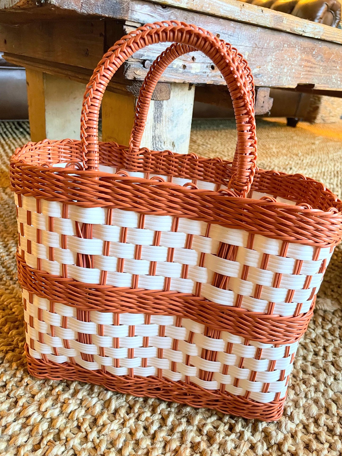Plastic Market Basket Tote Bag / Medium / Brown and White