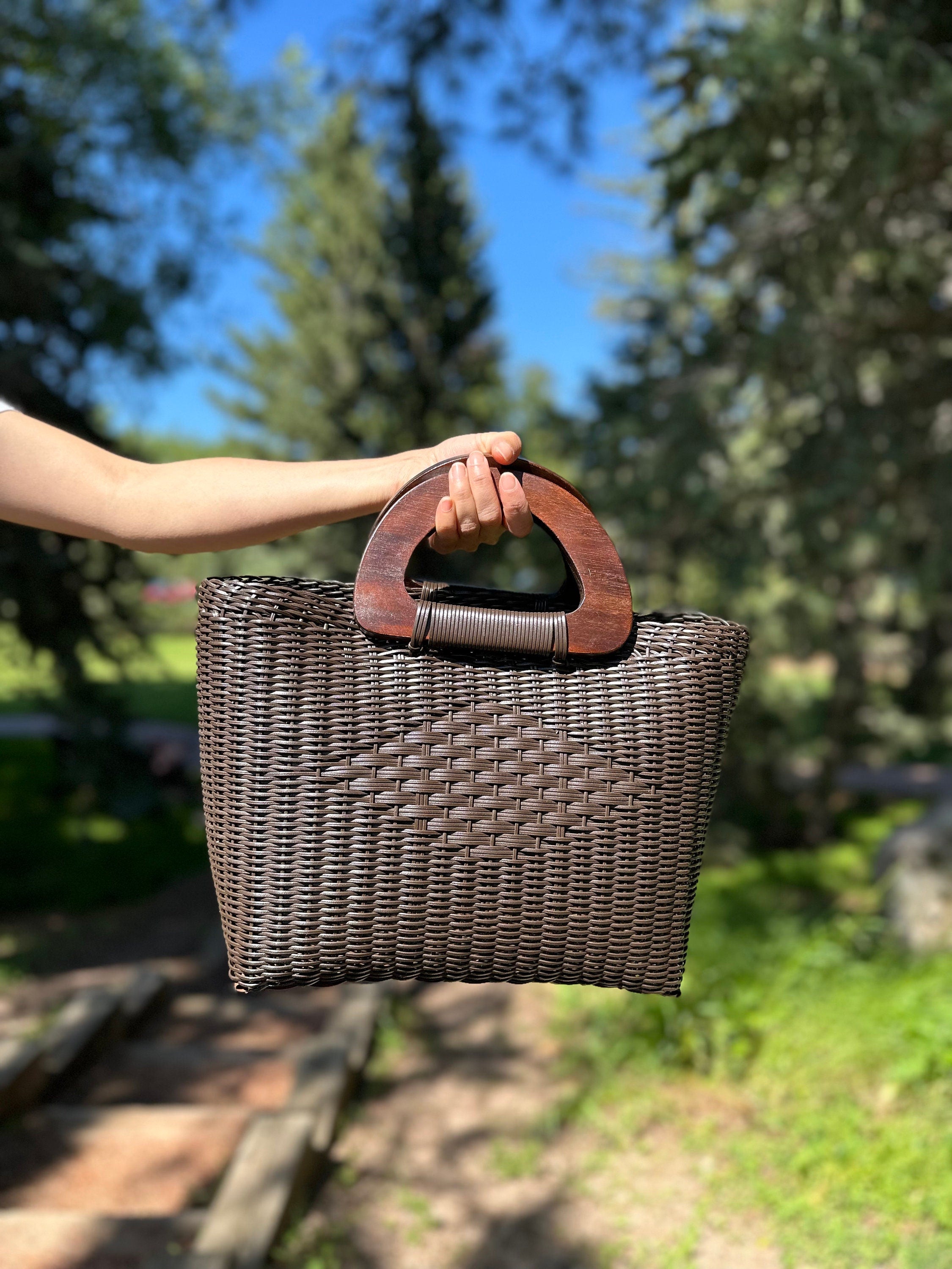 Guatemalan beach selling bag