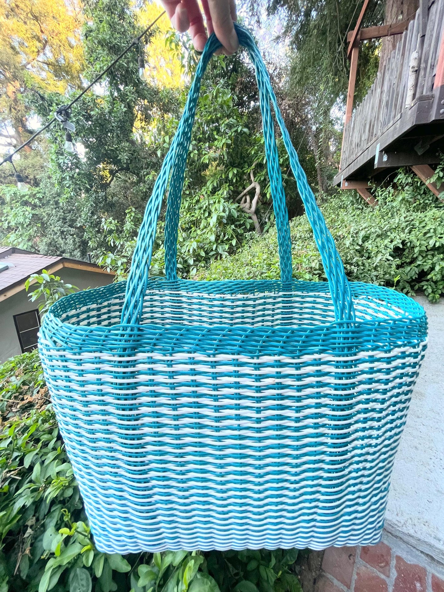 Plastic Basket Tote / Large / Light Blue