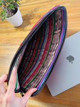 Load image into Gallery viewer, Laptop cover case (L) - Multicolor