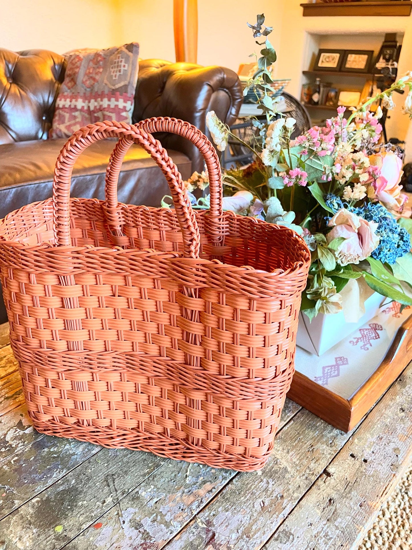 Plastic Market Basket Tote Bag / Medium / Cinnamon