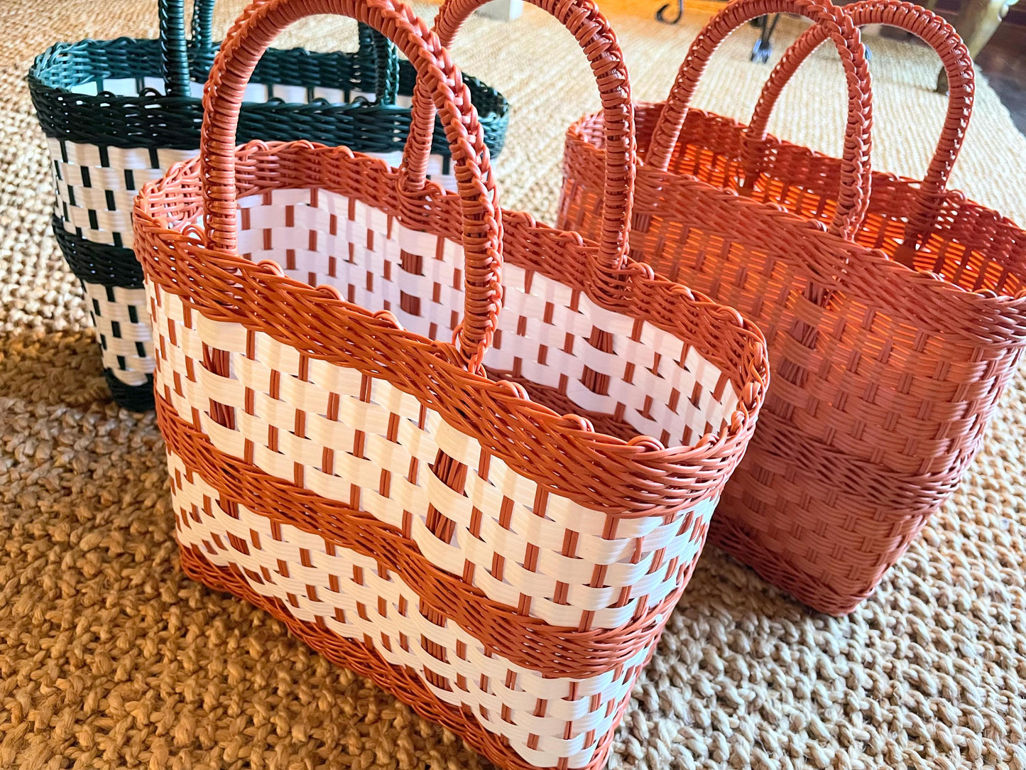 Plastic Market Basket Tote Bag / Medium / Brown and White