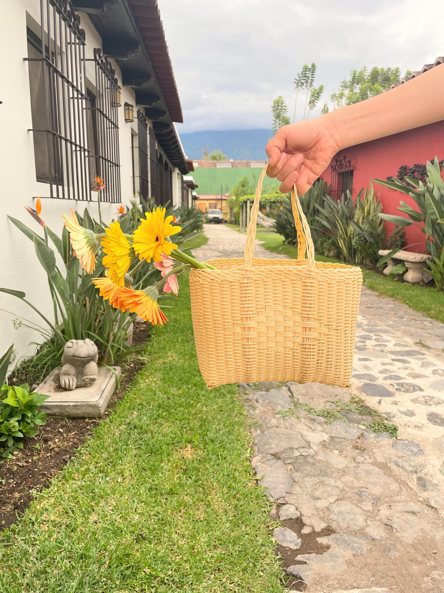 Plastic Tote Bag (M) - Light Beige