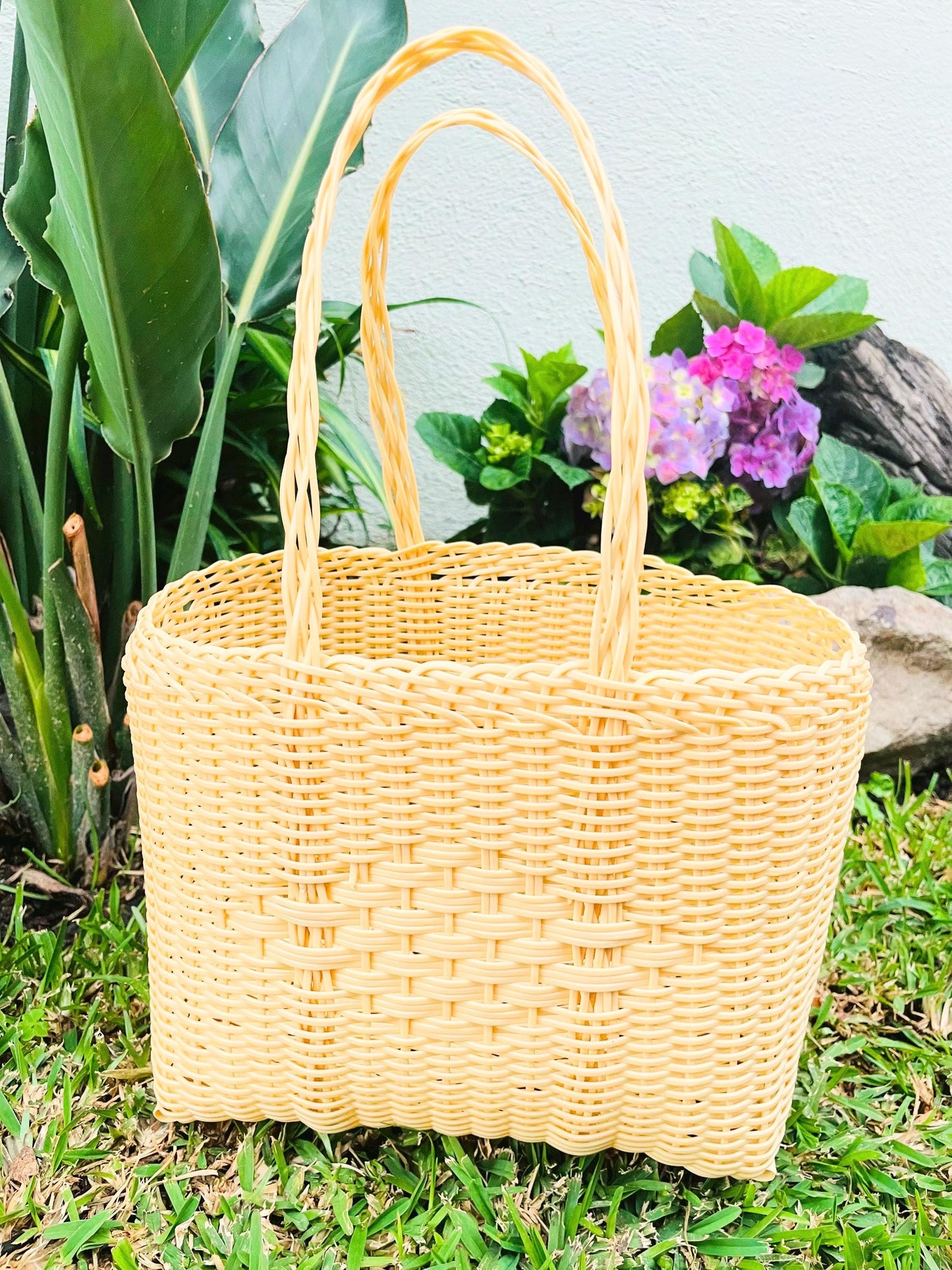Plastic Tote Bag (M) - Light Beige
