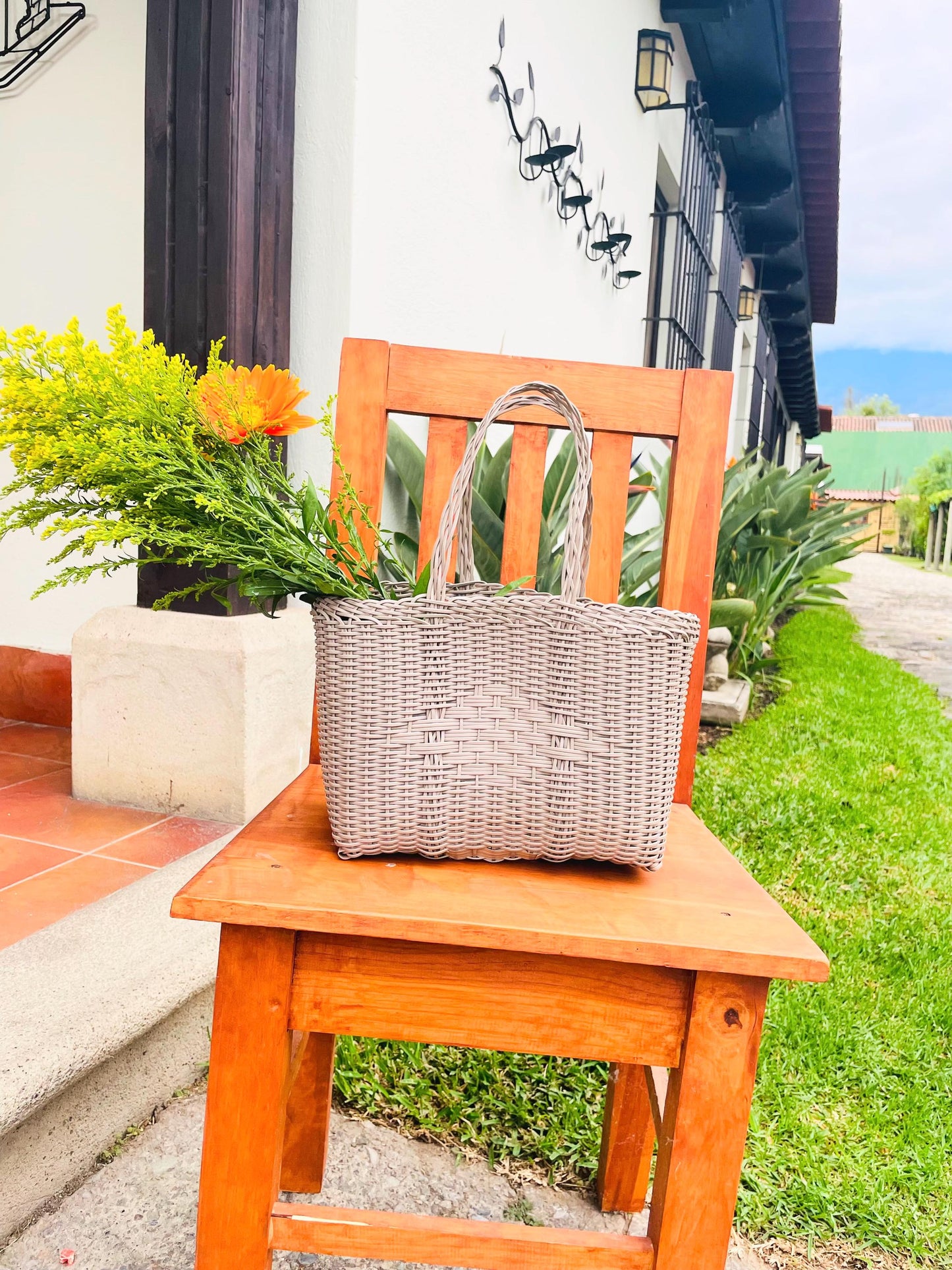 Plastic Tote Bag (M) - Light Gray