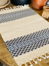 Load image into Gallery viewer, Guatemalan placemats - Creme/Blue
