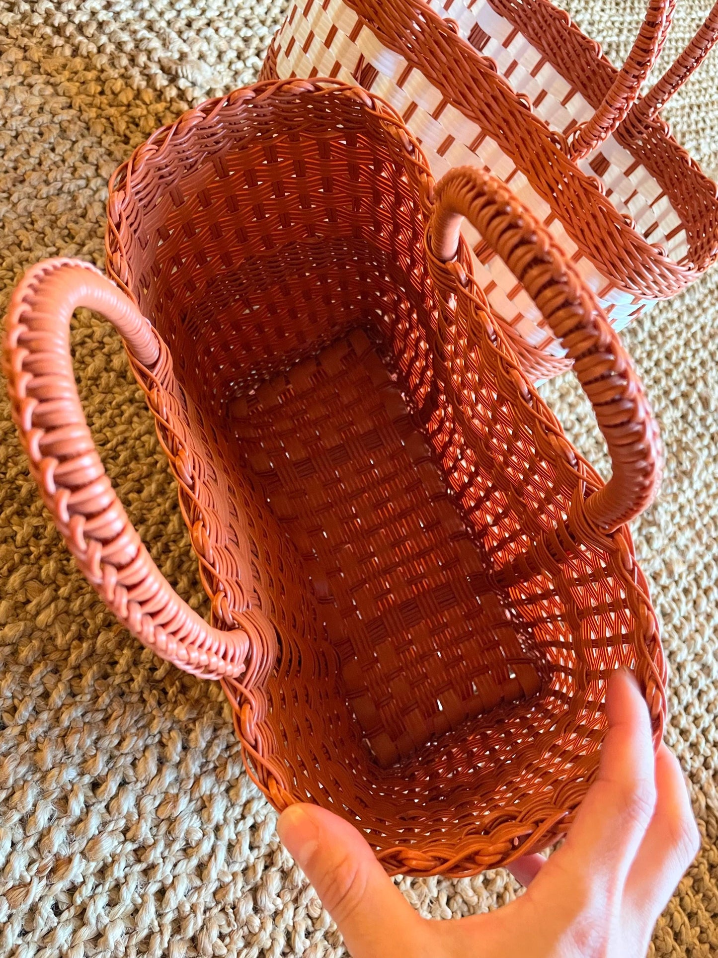 Plastic Market Basket Tote Bag / Medium / Cinnamon