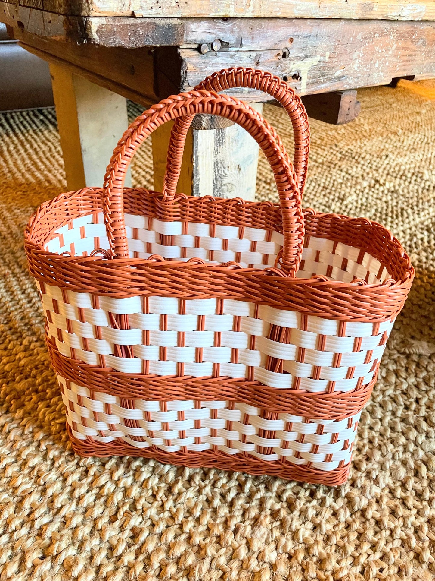 Plastic Market Basket Tote Bag / Medium / Brown and White