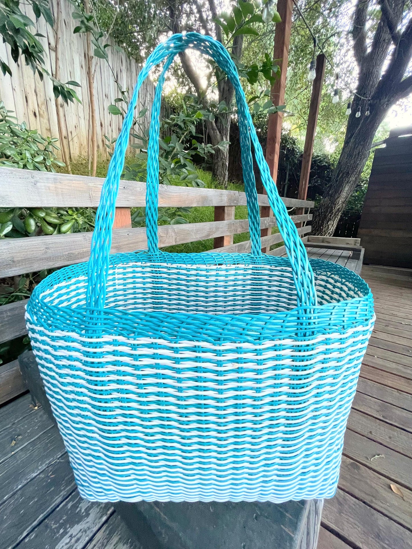Plastic Basket Tote / Large / Light Blue