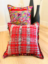 Load image into Gallery viewer, Pillow cover from San Juan Comalapa